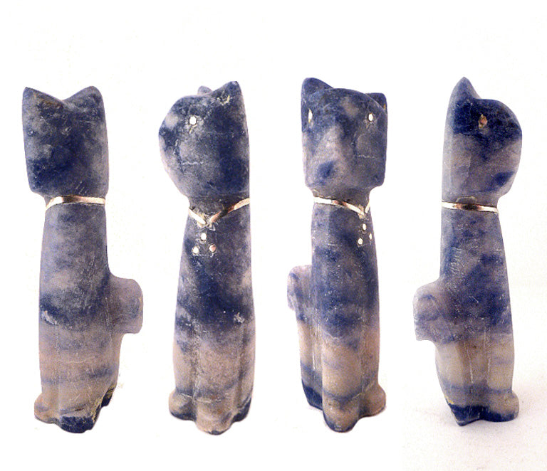 Sodalite Cat by Kenny Chavez - Zuni Fetish Sunshine Studio